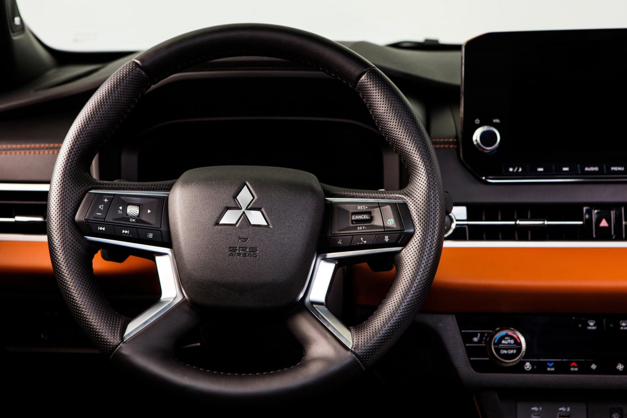 Mitsubishi Outlander 2022 hoàn toàn mới chính thức xuất hiện (editing) Mitsubishi Outlander 2022 hoàn toàn mới chính thức xuất hiện (editing)