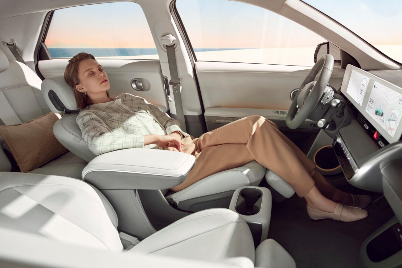 Hyundai Ioniq 5 xuất hiện với kiểu dáng đẹo và nội thất sáng tạo Hyundai Ioniq 5 xuất hiện với kiểu dáng đẹp và nội thất sáng tạo