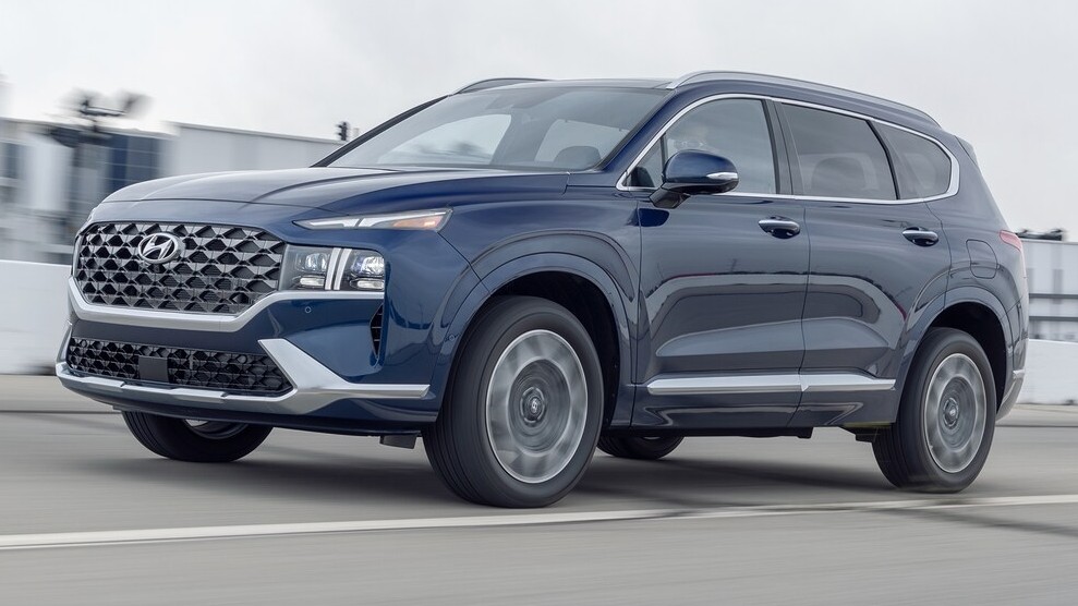 Hyundai Santa Fe giảm giá sốc gần 300 triệu đồng