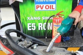 ha noi cay xang thay ao moi sau ngay dau triet de thuc hien ban xang e5
