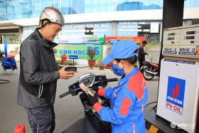 ha noi cay xang thay ao moi sau ngay dau triet de thuc hien ban xang e5