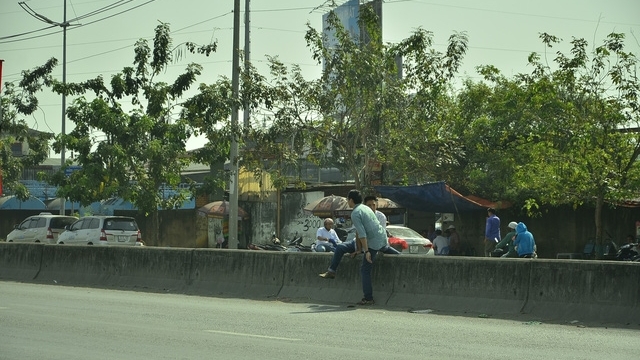 Đi bộ sai luật có thể bị phạt tù: Người đi bộ ngỡ ngàng!