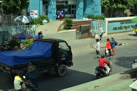 Đi bộ sai luật có thể bị phạt tù: Người đi bộ ngỡ ngàng! di bo sai luat co the bi phat tu nguoi di bo ngo ngang