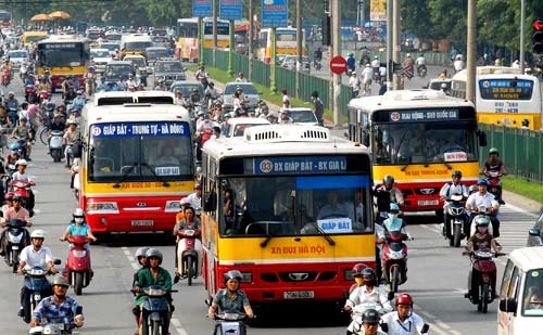 Hà Nội: Tăng gần 1.000 lượt xe buýt dịp Tết Nguyên đán ha noi tang gan 1000 luot xe buyt dip tet nguyen dan