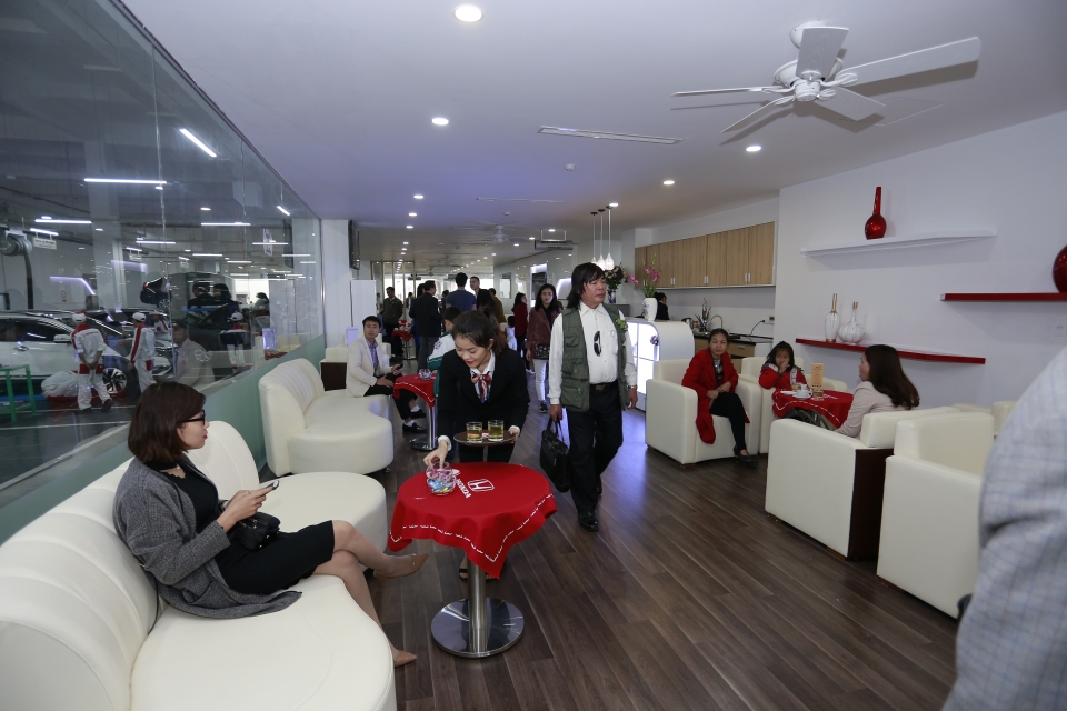 Mở màn năm 2018, Honda Việt Nam khai trương đồng thời hai đại lý 5S mo man nam 2018 honda viet nam khai truong dong thoi hai dai ly 5s