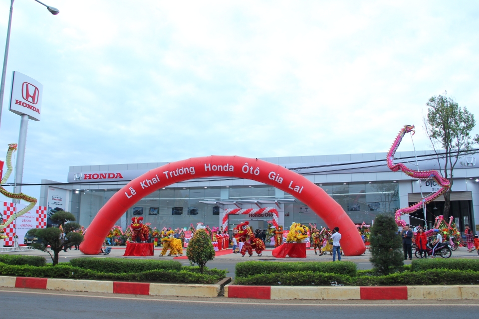 Mở màn năm 2018, Honda Việt Nam khai trương đồng thời hai đại lý 5S mo man nam 2018 honda viet nam khai truong dong thoi hai dai ly 5s