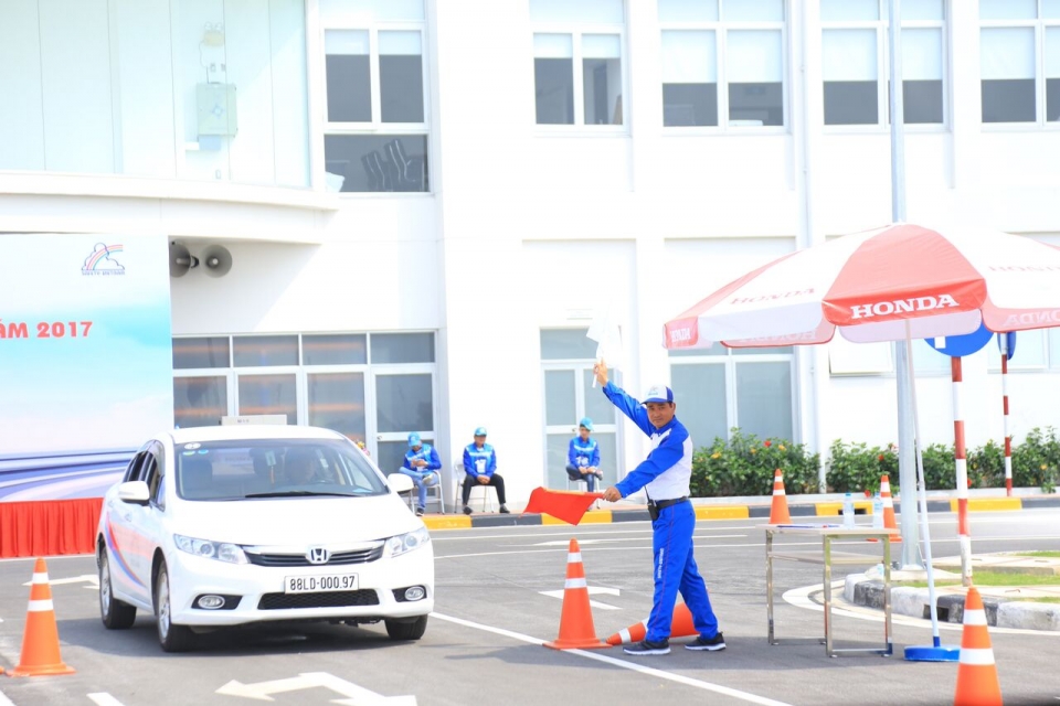 Tổng kết hoạt động lái xe an toàn năm 2017 của Honda Việt Nam tong ket hoat dong lai xe an toan nam 2017 cua honda viet nam