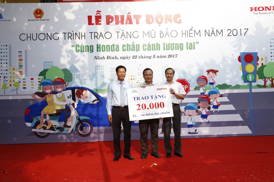 Tổng kết hoạt động lái xe an toàn năm 2017 của Honda Việt Nam tong ket hoat dong lai xe an toan nam 2017 cua honda viet nam