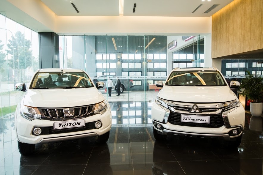 Mitsubishi Triton MIVEC và Pajero Sport thế hệ mới ra mắt khách hàng miền Trung mitsubishi triton mivec va pajero sport the he moi ra mat khach hang mien trung