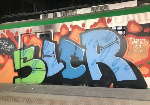 Tàu điện trên cao Cát Linh - Hà Đông được tẩy xóa nét vẽ graffiti tau dien tren cao cat linh ha dong duoc tay xoa net ve graffiti