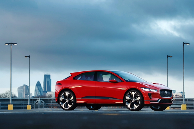 geneva 2017 jaguar dua suv chay dien i pace den trien lam