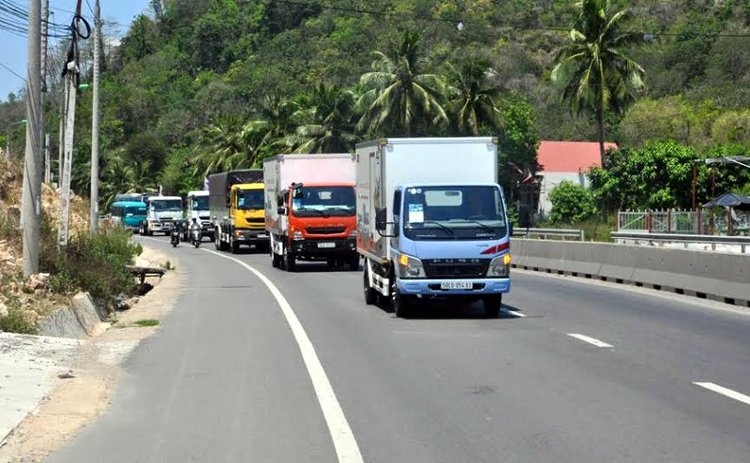 Vẫn lơ là việc chấp hành chuẩn khí thải Euro 4 quy dinh moi khien nhieu loai o to tang gia