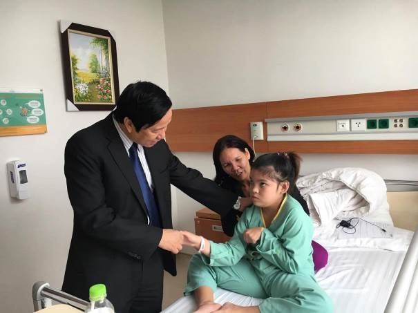Liệu pháp ghép tế bào gốc tại Vinmec: Cơ hội “hồi sinh” cho trẻ bại não lieu phap ghep te bao goc tai vinmec co hoi hoi sinh cho tre bai nao