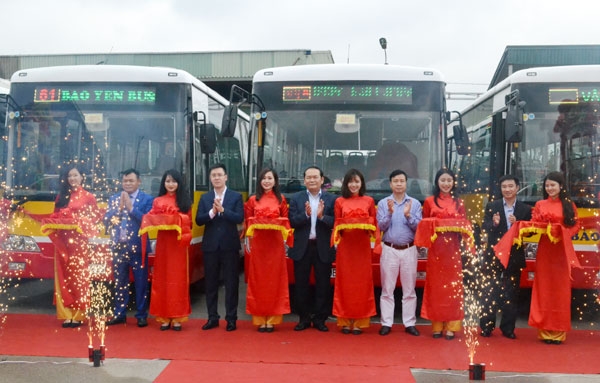 Hà Nội lần đầu có xe buýt đạt tiêu chuẩn EURO 4 Hà Nội lần đầu có xe buýt đạt tiêu chuẩn EURO 4
