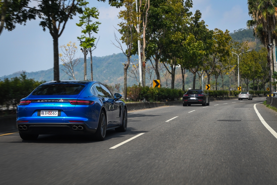 porsche to chuc chuong trinh trai nghiem panamera tai dai loan