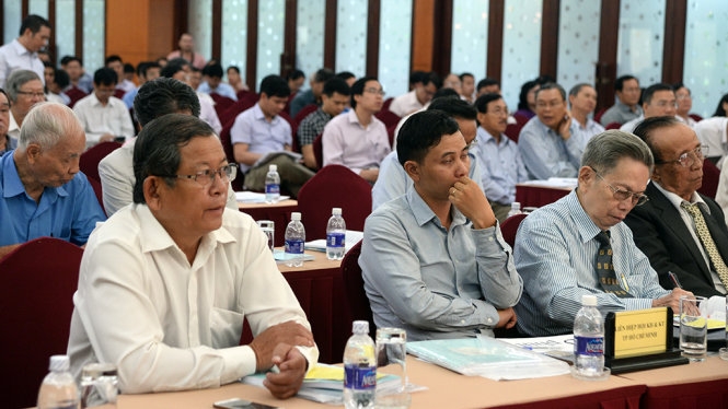 Phải cấm xe máy: không đem cái nghèo ra dọa nhau mãi phai cam xe may khong dem cai ngheo ra doa nhau mai