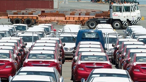 "Bất thường" lượng xe nhập giảm mạnh, giá tăng gần 300 triệu đồng/chiếc