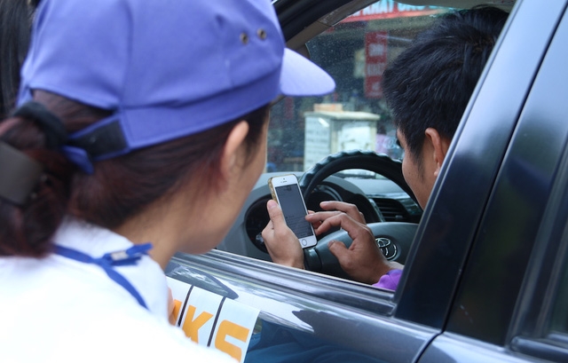 ha noi nguoi dan con bo ngo trai nghiem iparking