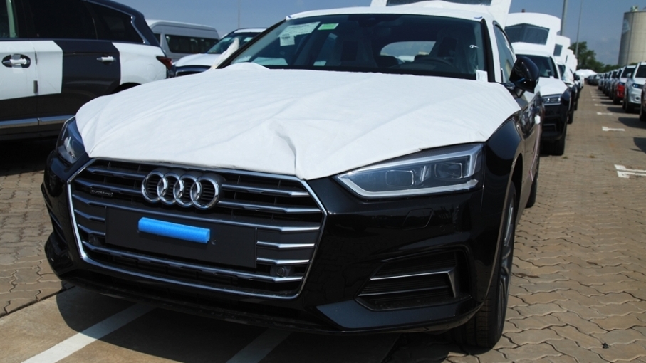 26 chiếc Audi phục vụ APEC đã cập cảng Việt Nam