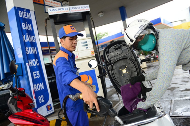 Từ 15h chiều 5/5: Giá xăng đảo chiều, giảm lần thứ 4 tu 15h chieu 55 gia xang dao chieu giam lan thu 4