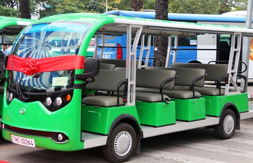 TP Hồ Chí Minh: Thí điểm 3 tuyến xe điện phục vụ khách du lịch tp ho chi minh thi diem 3 tuyen xe dien phuc vu khach du lich