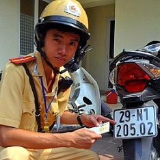 Cảnh sát Giao thông “vạch” thủ đoạn làm giả giấy tờ xe