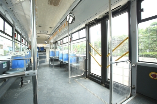 Ý kiến trái chiều về xe buýt nhanh Hà Nội y kien trai chieu ve xe buyt nhanh ha noi