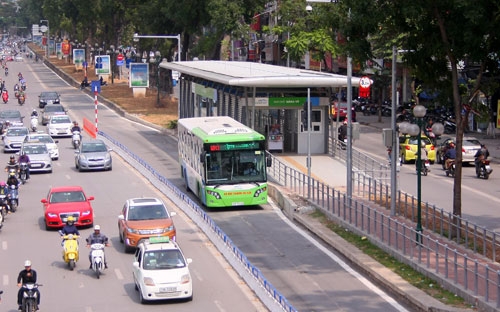Đưa xe buýt thường chạy chung làn với BRT: Khai thác tối đa năng lực hạ tầng dua xe buyt thuong chay chung lan voi brt khai thac toi da nang luc ha tang