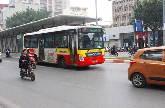 cho buyt thuong chung lan buyt nhanh don tra khach tiem an nguy hiem
