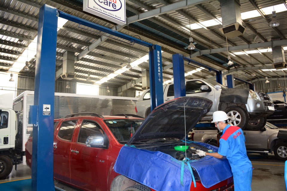 isuzu viet nam tung khuyen mai dich vu dac biet tu hom nay 165