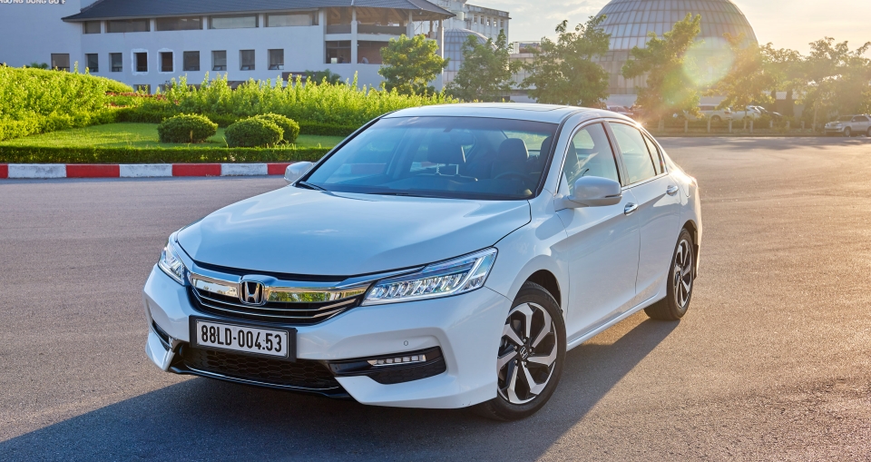 mua honda cr v accord nhan khuyen mai lon