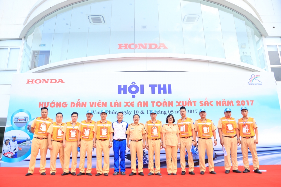 Honda Việt Nam tổ chức Hội thi "Hướng dẫn viên Lái xe an toàn xuất sắc năm 2017” honda viet nam to chuc hoi thi huong dan vien lai xe an toan xuat sac nam 2017