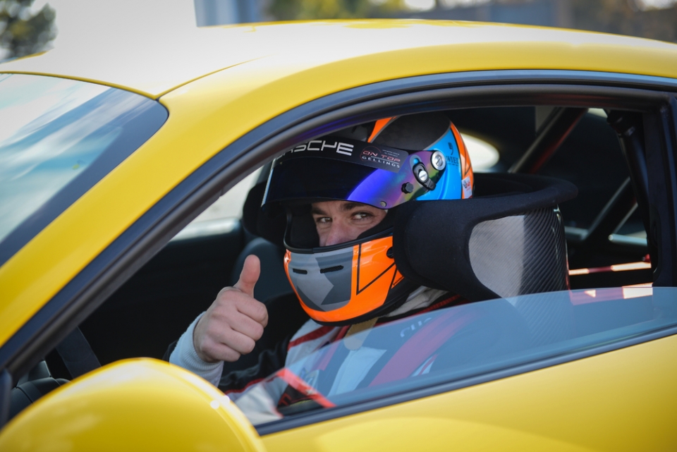 Porsche 911 GT3 tự phá vỡ kỷ lục trên đường đua Nürburgring porsche 911 gt3 tu pha vo ky luc tren duong dua n rburgring