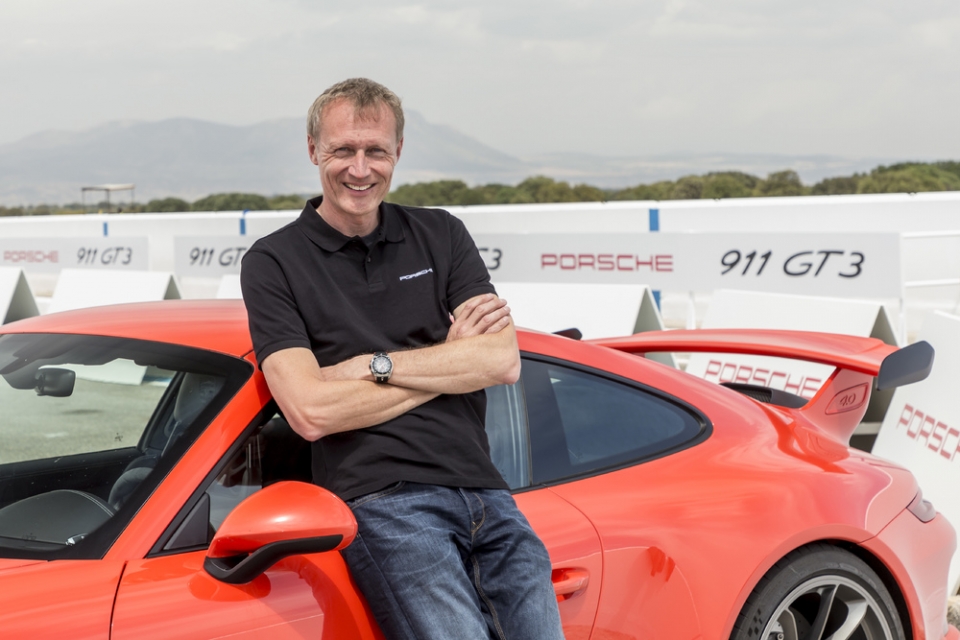 Porsche 911 GT3 tự phá vỡ kỷ lục trên đường đua Nürburgring porsche 911 gt3 tu pha vo ky luc tren duong dua n rburgring