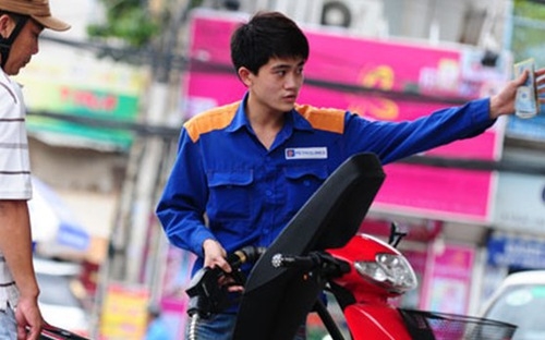 Pha trộn xăng để trục lợi sẽ bị phạt đến 100 triệu VNĐ pha tron xang de truc loi se bi phat den 100 trieu vnd