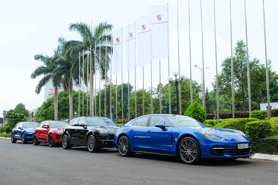 Trải nghiệm cảm giác sau vô – lăng của Porsche: Phong cách từ nguồn cội trai nghiem cam giac sau vo lang cua porsche phong cach tu nguon coi