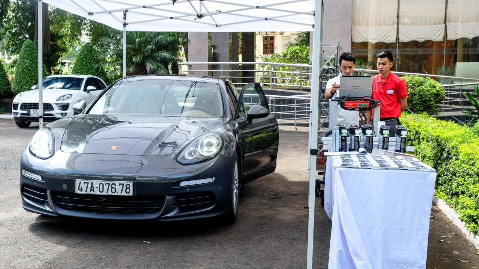Trải nghiệm cảm giác sau vô – lăng của Porsche: Phong cách từ nguồn cội trai nghiem cam giac sau vo lang cua porsche phong cach tu nguon coi