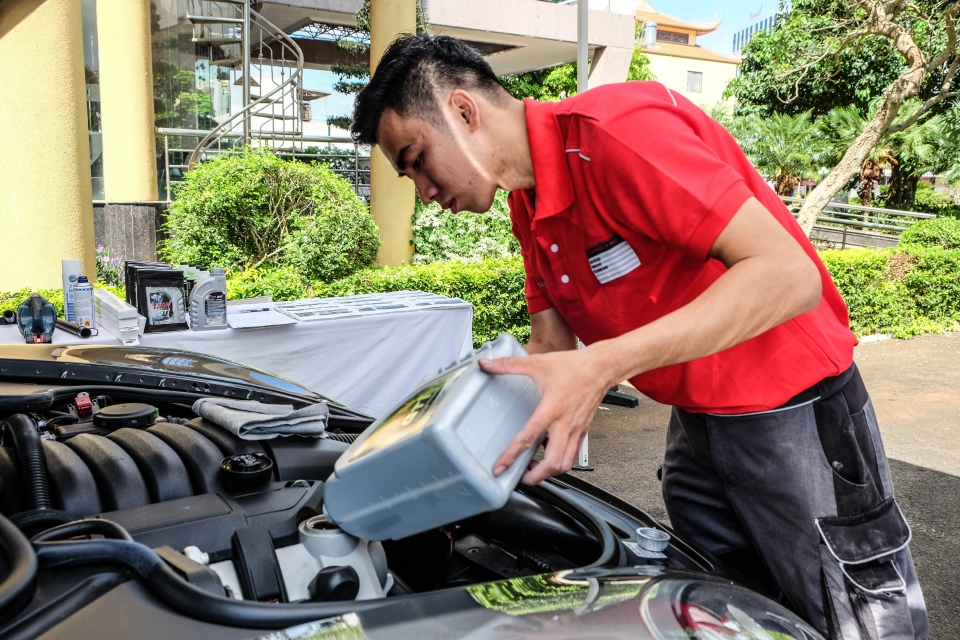 Trải nghiệm cảm giác sau vô – lăng của Porsche: Phong cách từ nguồn cội trai nghiem cam giac sau vo lang cua porsche phong cach tu nguon coi