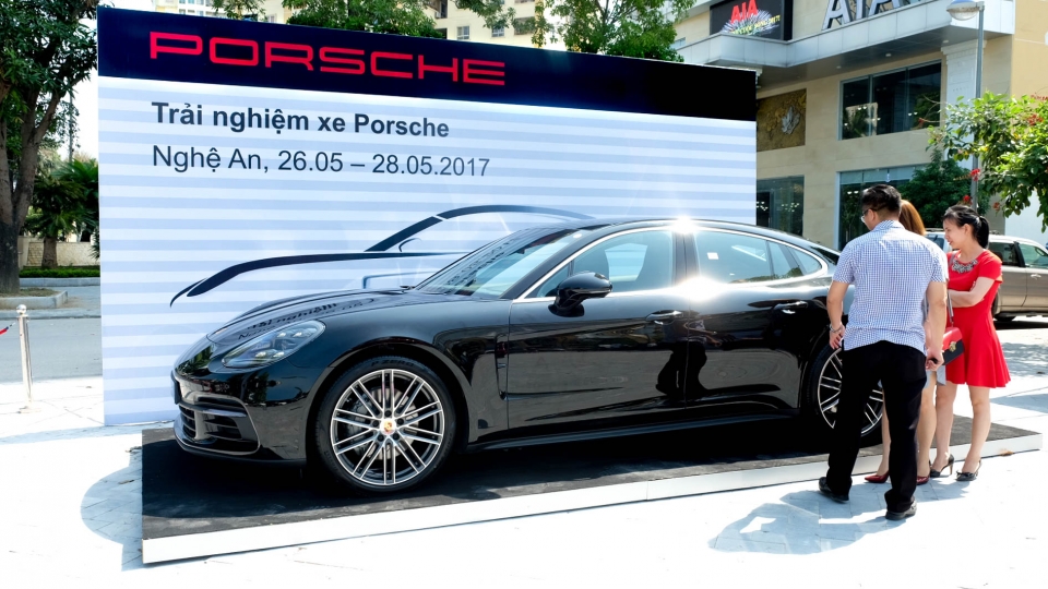 Trải nghiệm cảm giác sau vô – lăng của Porsche: Phong cách từ nguồn cội trai nghiem cam giac sau vo lang cua porsche phong cach tu nguon coi