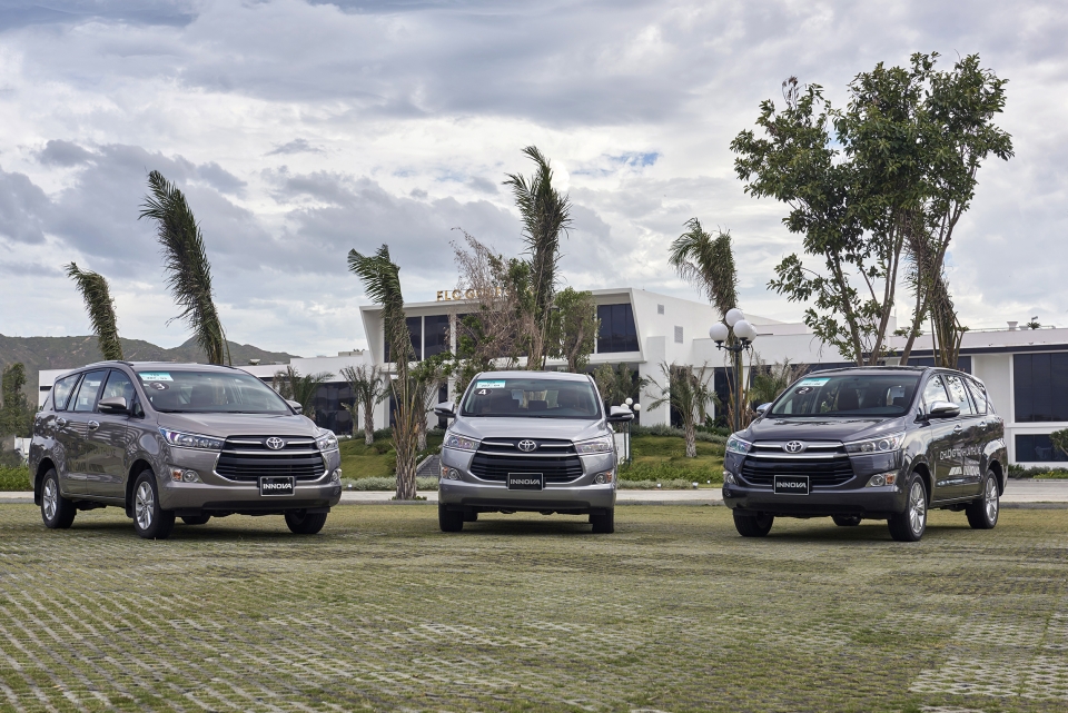 Toyota miễn phí gói bảo dưỡng định kỳ 3 năm cho khách mua xe lắp ráp trong nước toyota mien phi goi bao duong dinh ky 3 nam cho khach mua xe lap rap trong nuoc