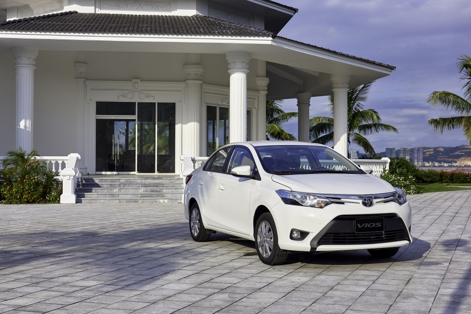 Toyota miễn phí gói bảo dưỡng định kỳ 3 năm cho khách mua xe lắp ráp trong nước toyota mien phi goi bao duong dinh ky 3 nam cho khach mua xe lap rap trong nuoc
