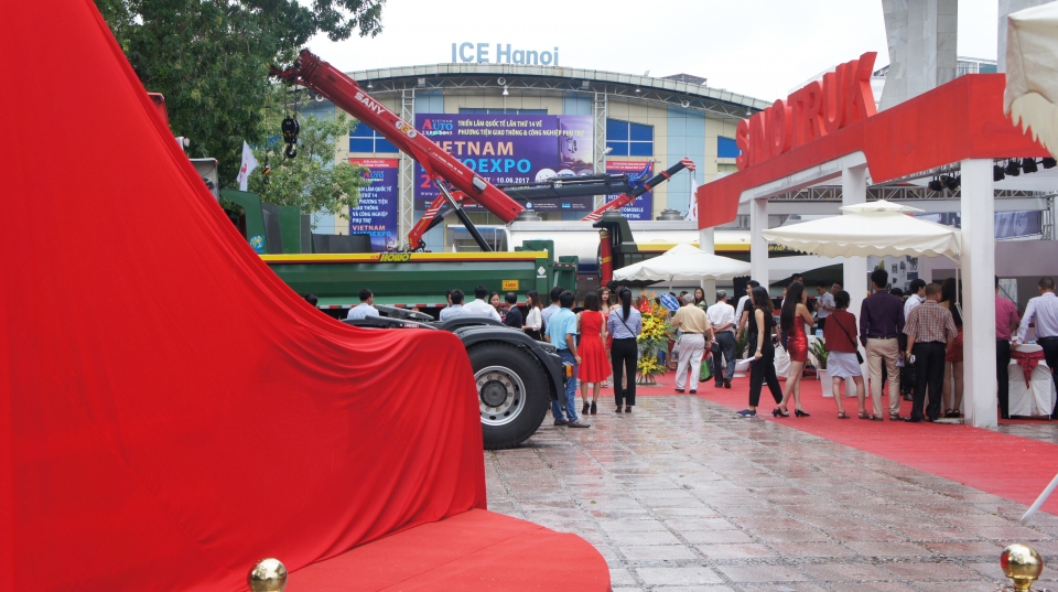 trien lam vietnam autoexpo 2019 chinh thuc duoc khoi dong