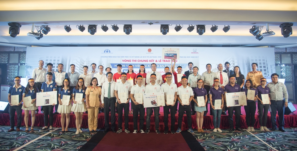 honda viet nam to chuc thanh cong hoi thi sinh vien lai xe o to an toan nam 2017
