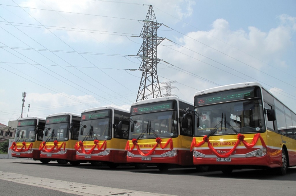 Hà Nội: Khai trương 3 tuyến xe buýt mới kết nối với ngoại thành ha noi khai truong 3 tuyen xe buyt moi ket noi voi ngoai thanh
