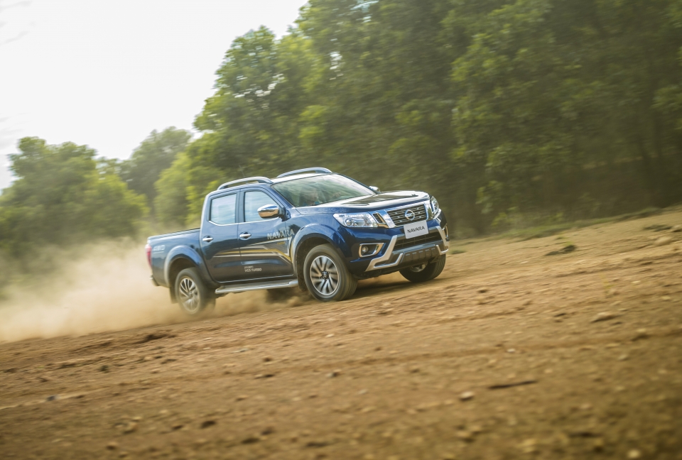 Theo chân diễn viên Minh Tiệp ngày cuối tuần với Nissan Navara theo chan dien vien minh tiep ngay cuoi tuan voi nissan navara