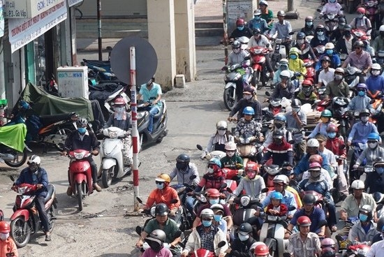 Tồn tại bất cập giao thông ở cửa ngõ Tân Sơn Nhất sau thông xe cầu vượt ton tai bat cap giao thong o cua ngo tan son nhat sau thong xe cau vuot