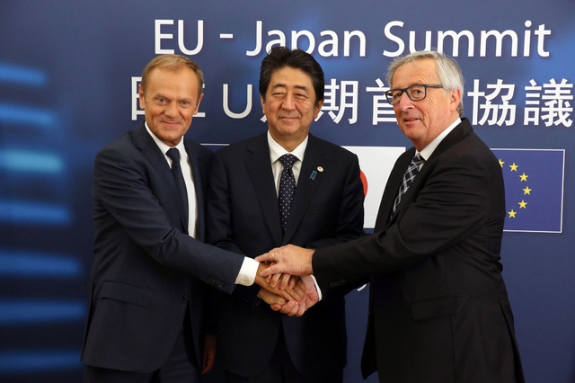 EU sẽ bãi bỏ thuế 10% đối với ô tô Nhật eu se bai bo thue 10 doi voi o to nhat