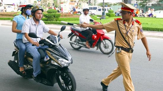 Tấn công cảnh sát giao thông sẽ bị xử lý ra sao?