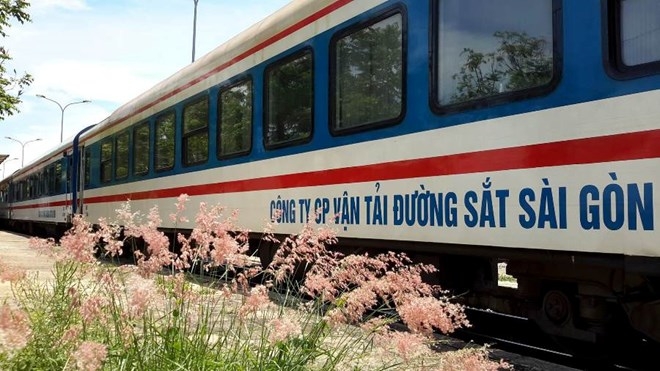 Thêm hai đoàn tàu khách chất lượng cao tuyến Sài Gòn - Nha Trang được đưa vào vận hành them hai doan tau khach chat luong cao tuyen sai gon nha trang duoc dua vao van hanh
