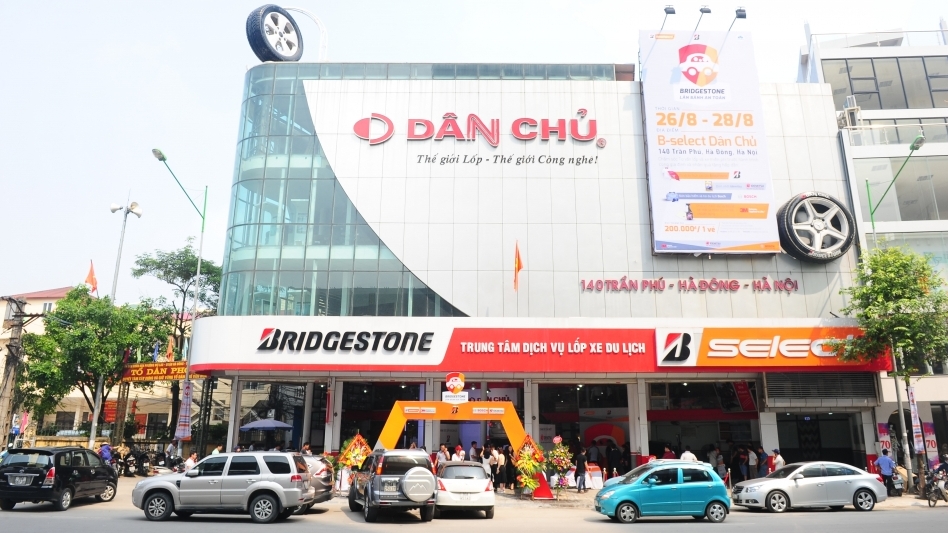 B-select Dân Chủ tung "cơn mưa quà tặng" mừng sinh nhật 5 tuổi
